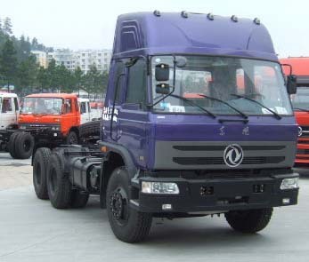 EQ4256W3G型半挂牵引汽车图片