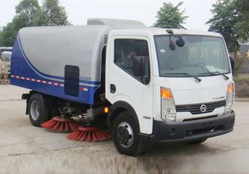 5050TSLZN型扫路车图片