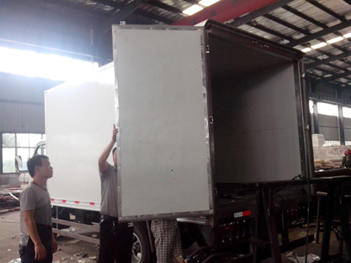 长安小型冷藏车,4.1米冷藏车厂家图片
