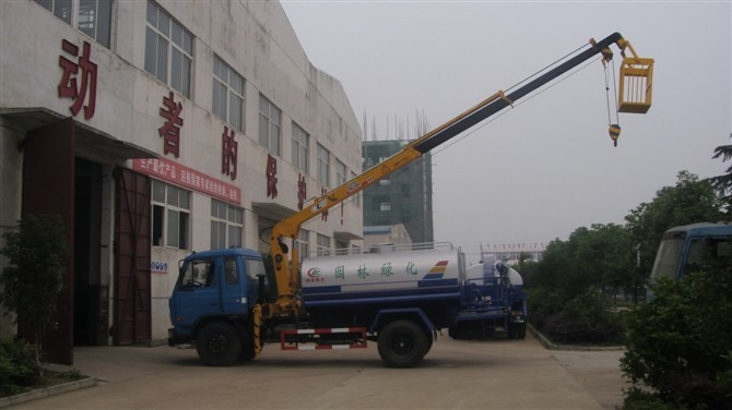 蓝牌随车吊农用随车吊自卸随车吊随车吊带洒水_随车吊带高空作业随车吊配夹砖机抱砖机图片