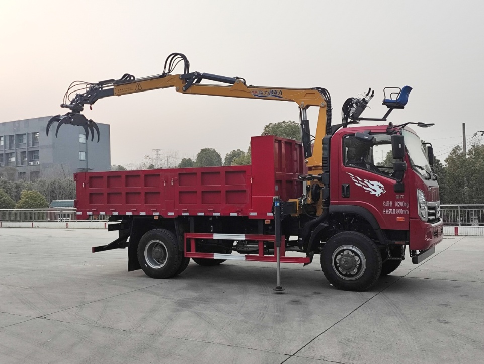 重汽王牌原厂四驱抓斗车图片