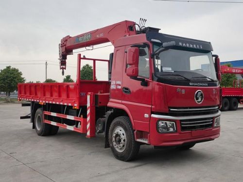 CLW5183JSQ6SZ型随车起重运输车图片