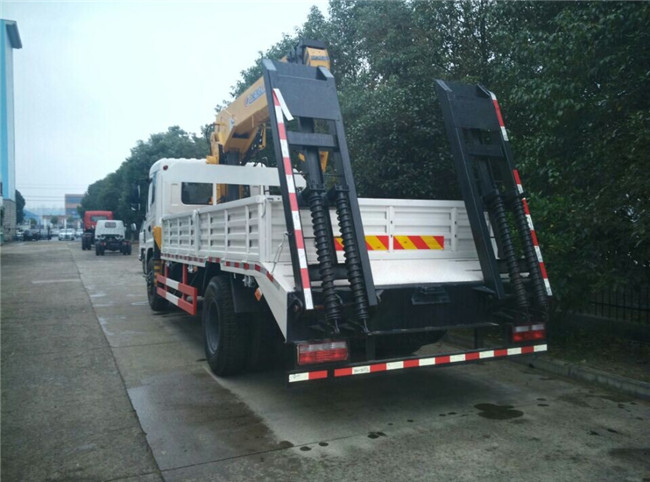 程力随车吊板车 程力随车吊板车